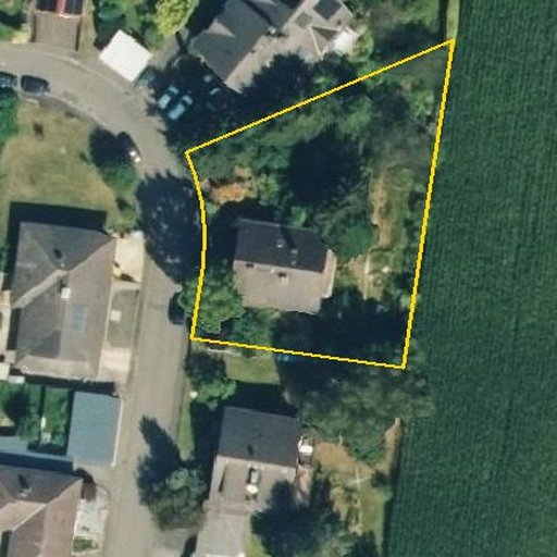 Luftbild Am Langacker 6, 35274 Kirchhain — Flurstück 062464006000250030__ mit Grundstücksgrenze