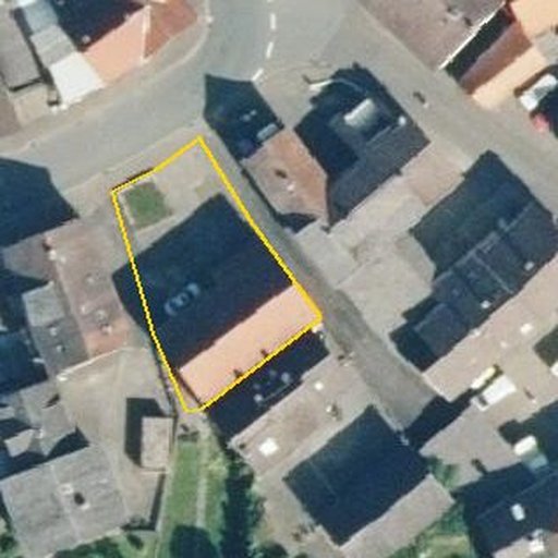 Luftbild Hauptstraße 6, 35466 Rabenau — Flurstück 061363001001050006__ mit Grundstücksgrenze